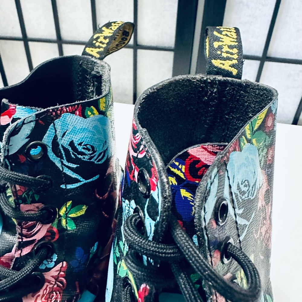 Doc Martens Vintage Skulls & Roses 1460 Pascal 8-eye Boots 💀🌹 - Picture 7 of 11